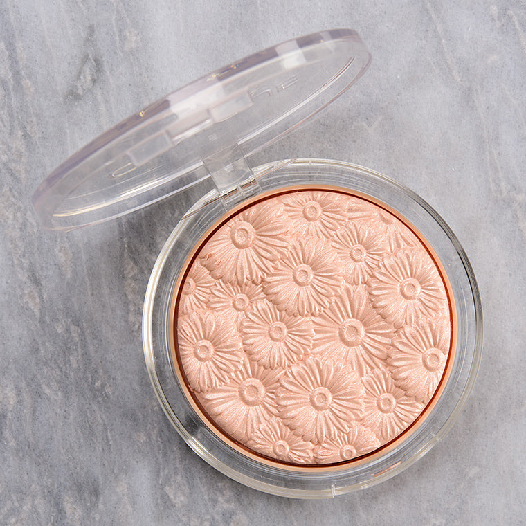 clinique flower highlighter -lunar pop