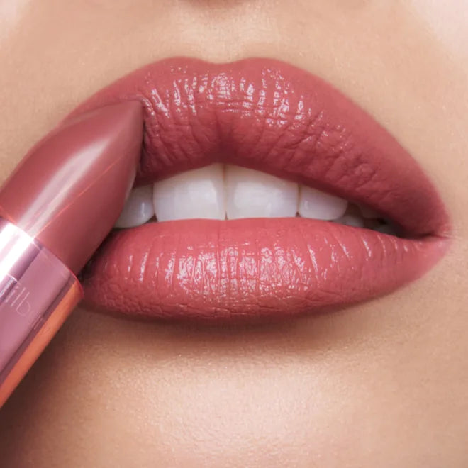 charlotte tilbury K.I.S.S.I.N.G