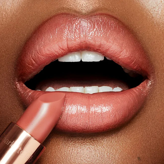 charlotte tilbury K.I.S.S.I.N.G