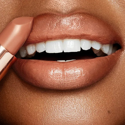 charlotte tilbury K.I.S.S.I.N.G